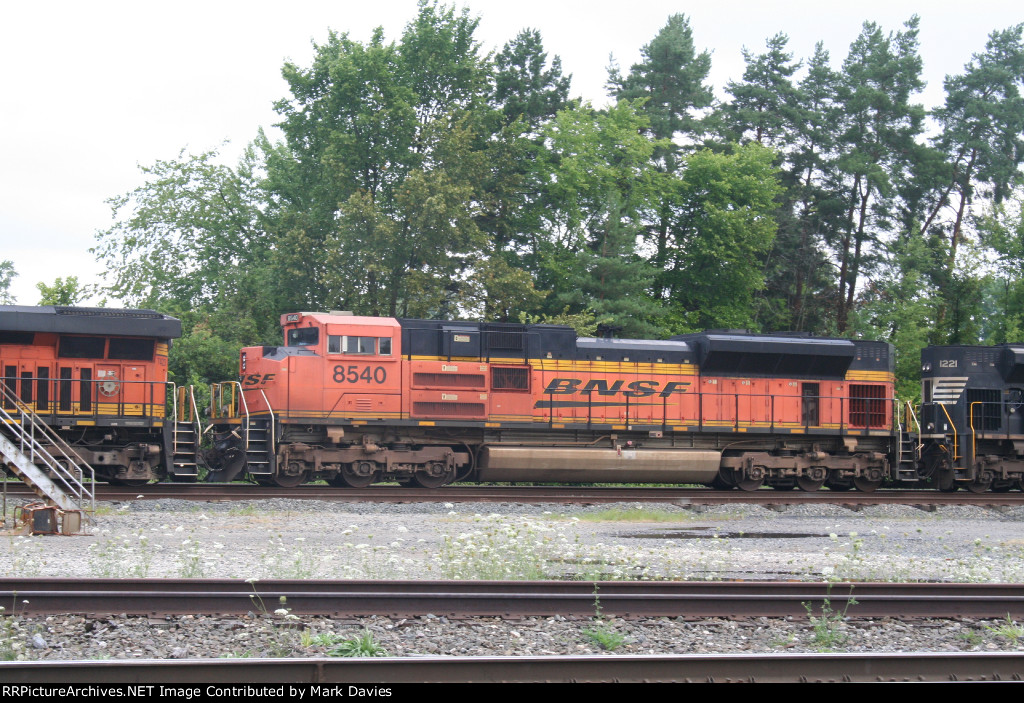 BNSF 8540